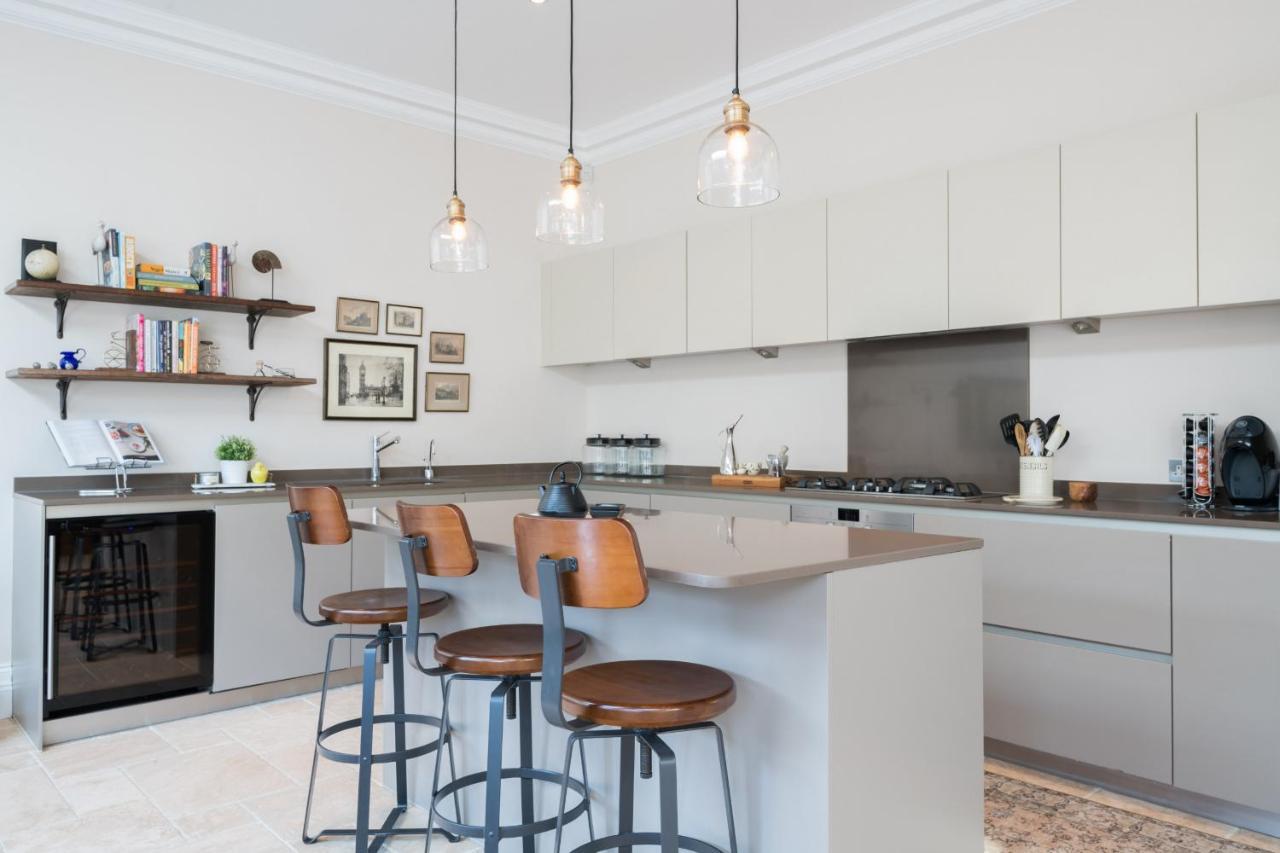 Breathtaking Putney Home With Gorgeous Garden Richmond  Kültér fotó